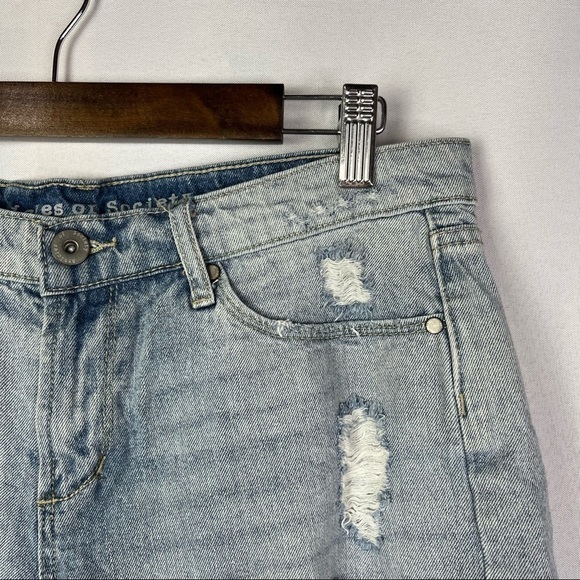 Articles of Society Light Wash Jimmy Rolled Hem Distressed Denim Shorts 27 - Picture 6 of 7